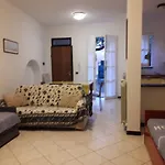 شقة Giada