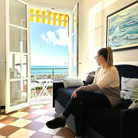 Giada 莫内利亚